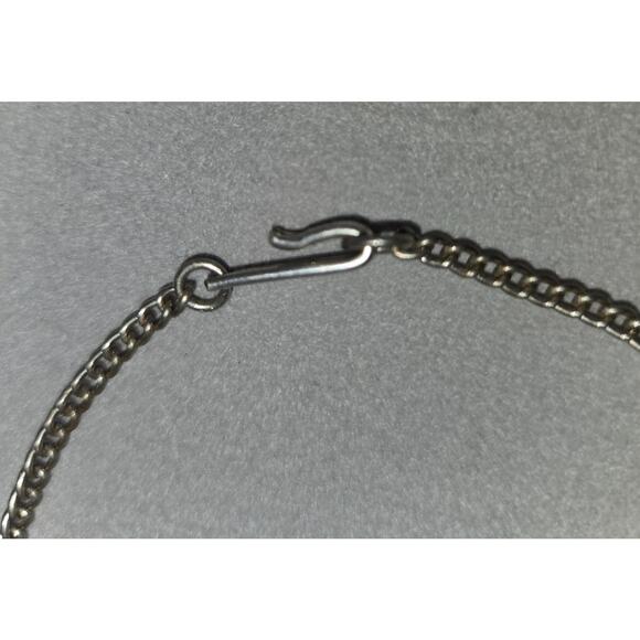 Vintage Emerald Green Silver Tone Oval Pendant with Silver Tone Dainty Chain - Picture 11 of 14